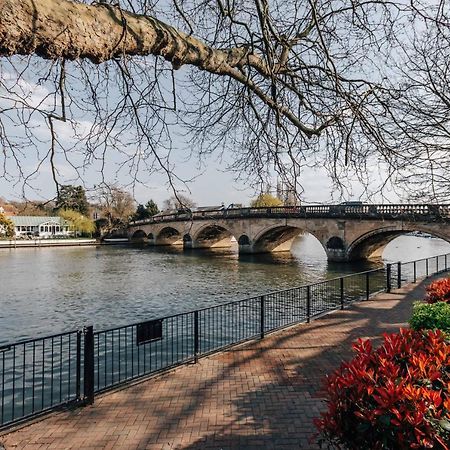 Central Modern Flat For 4-6 & Dedicated Parking Henley-on-Thames Esterno foto