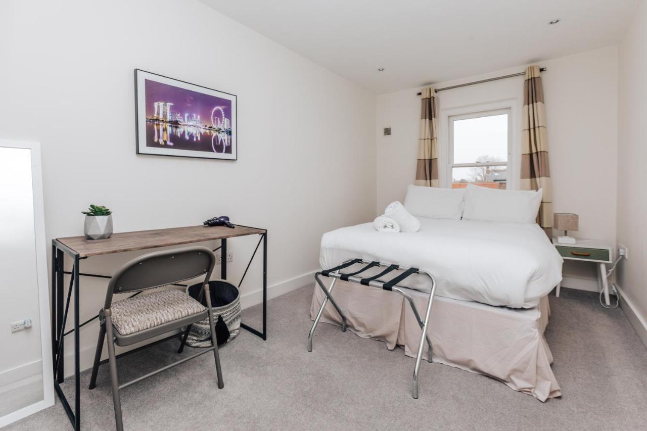 Central Modern Flat For 4-6 & Dedicated Parking Henley-on-Thames Esterno foto