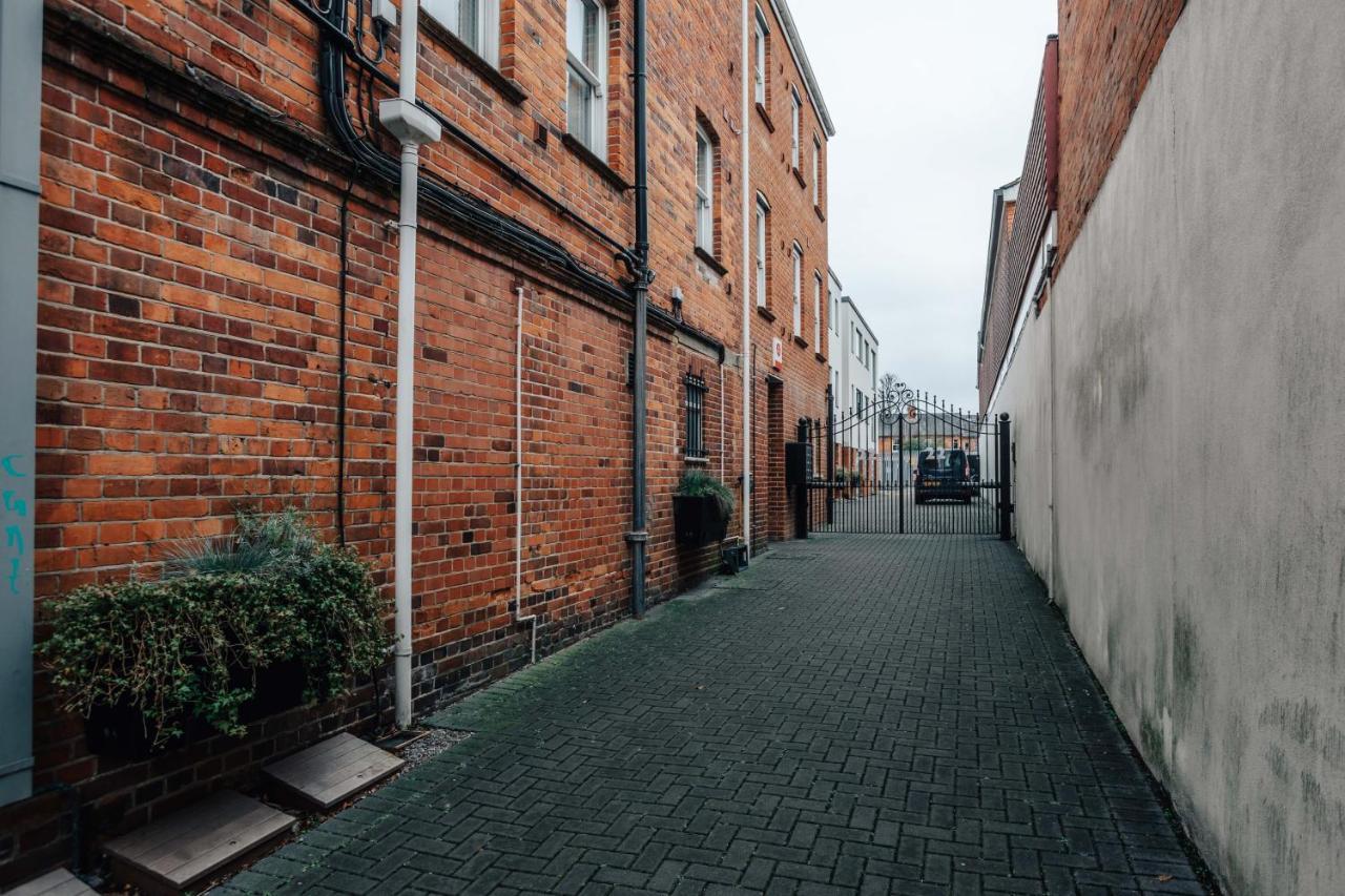 Central Modern Flat For 4-6 & Dedicated Parking Henley-on-Thames Esterno foto